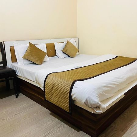 Hotel Shyam Sarover And Restaurant Ringas Exterior photo